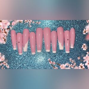 🩷Nani Custom Press'On Nails 🩷